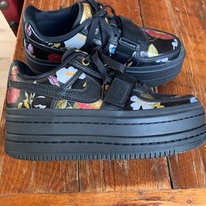 Nike Vandal 2 K size7 Black Floral platform